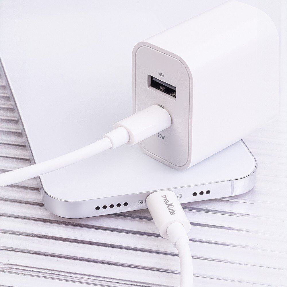 maxlife-usb-usb-c-snellader-20w-wit-lightning-kabel-1m-voorkant-03.jpg